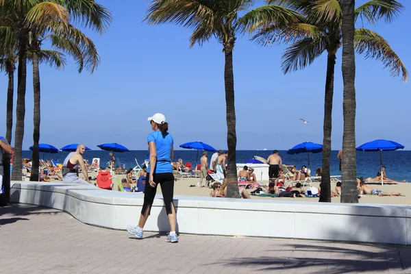 Crowd Enjoying Spring Break — Stock Photo, Image