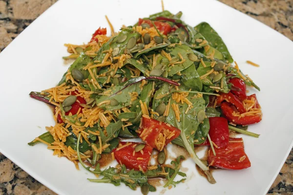 Sehr gesunder Salat — Stockfoto