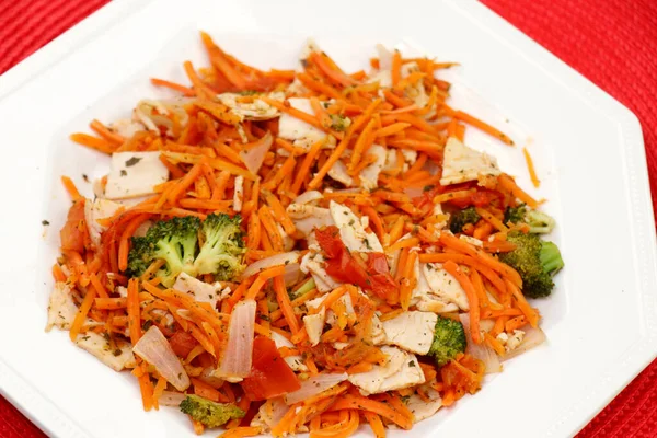 Healthy Lunch Cooked Organic Oven Roasted Turkey Carrot Broccoli Onion — Stock Photo, Image