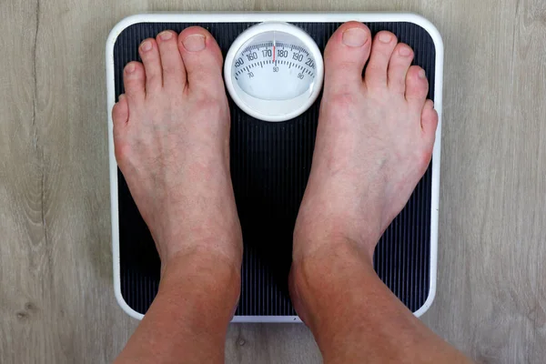 Old Weight Scale Stood Adult Male Seeing Point View Scale — Stock Photo, Image