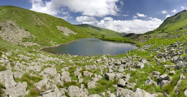 Brebeneskul Lake in Carpathian Mountains — Stock Photo, Image