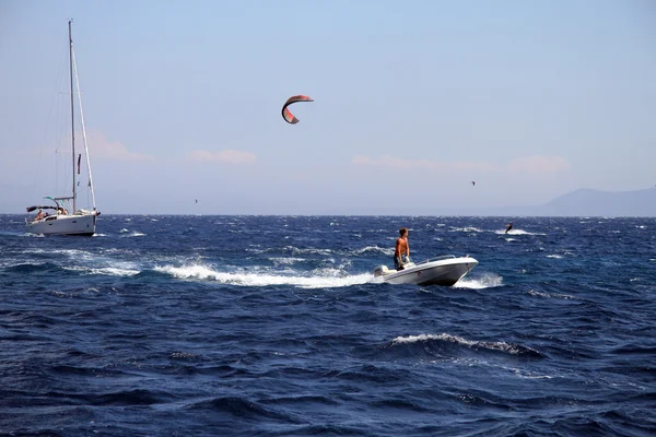 Yach en boot — Stockfoto