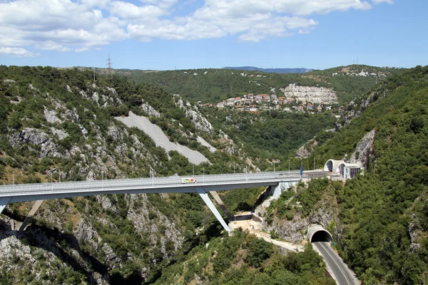 Ponte longa e túnel — Fotografia de Stock