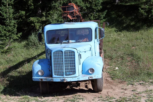 Oude vrachtwagen — Stockfoto