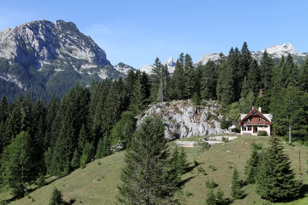 Hus i durmitor — Stockfoto