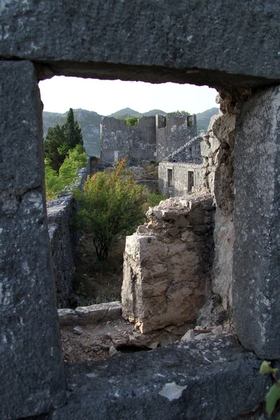 Pencere ve kale — Stok fotoğraf