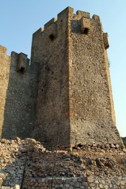 Kule ve duvar