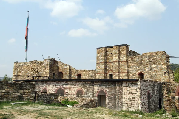 Kalıntıları ve bayrak — Stok fotoğraf