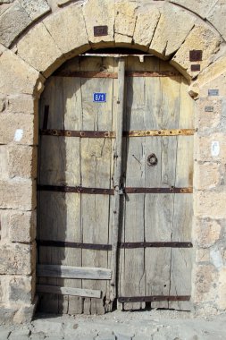Tahta kapı.