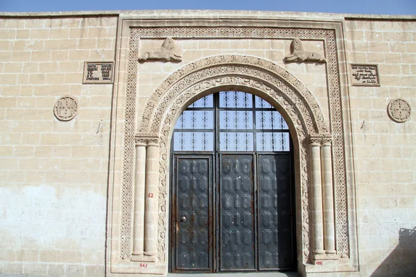 Porta di ferro — Foto Stock