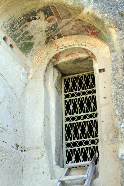 Door ov cave church — Stock Photo, Image