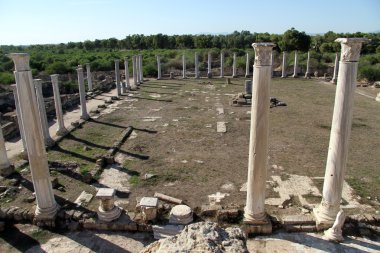 sütunlar ve kalıntılar