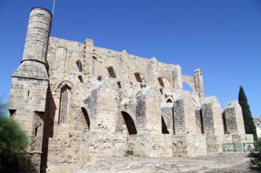 Katedral kalıntıları