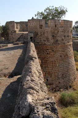 duvar ve kule