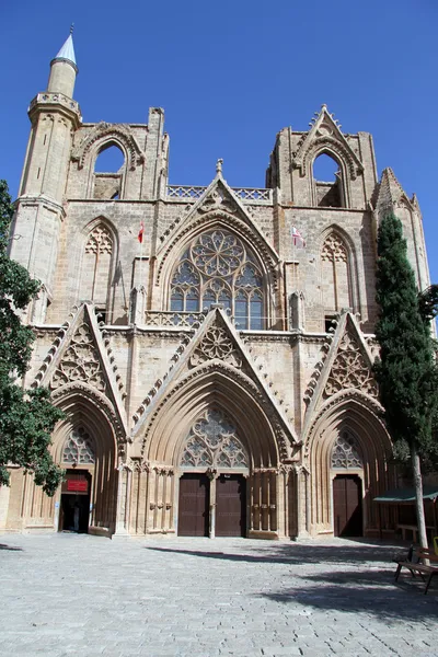 Facade of cathedral — Stock Photo, Image