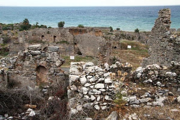 Rovine sulla costa — Foto Stock