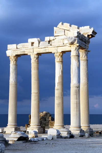 tapınak kalıntıları