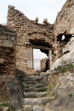 Kale girişine
