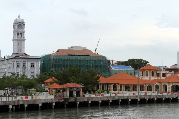 Menara jam dan bangunan — Stok Foto