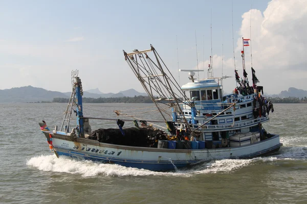 Fishing trawler — Stock Photo, Image