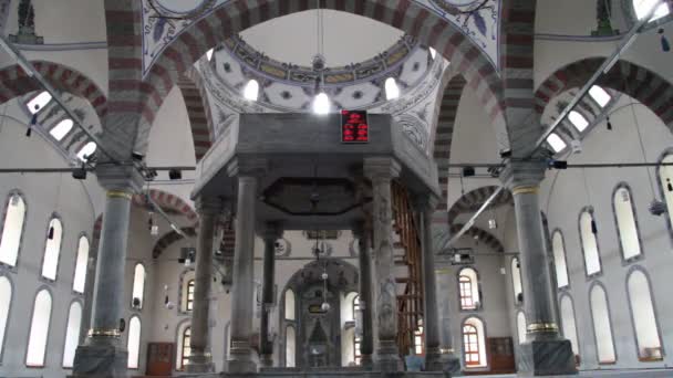Внутри мечети — стоковое видео