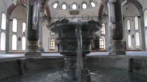 Brunnen in Moschee — Stockvideo