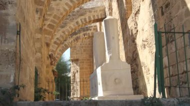 mezar neach Katedrali