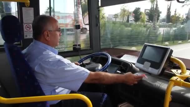 Bus Bestuurder — Stockvideo