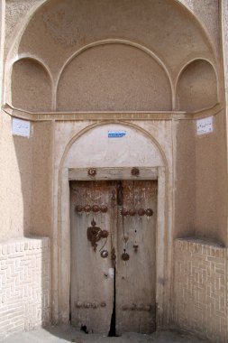 Tahta kapı.