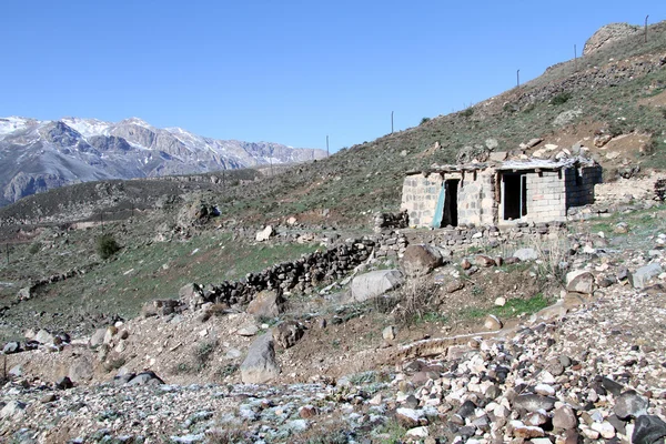 Shed in mountain — Stock Photo, Image