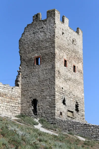 Torre e parede — Fotografia de Stock