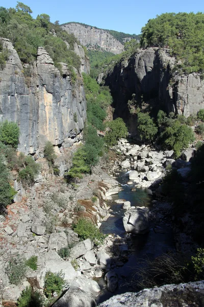 Rzeka w kanionie koprulu — Zdjęcie stockowe