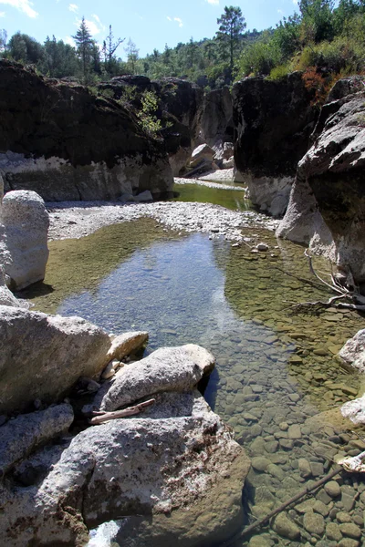 Water en rotsen — Stockfoto