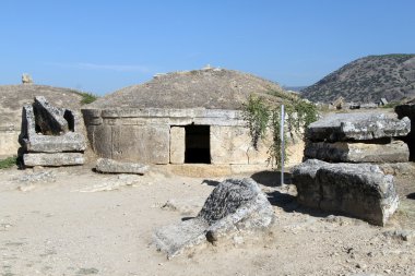 yuvarlak bir mezar