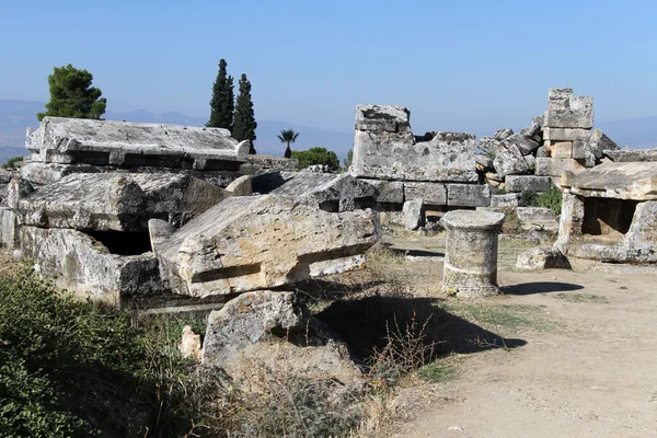 Graven in hyerapolis — Stockfoto