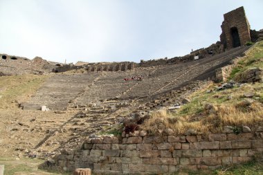 Tiyatro kalıntıları