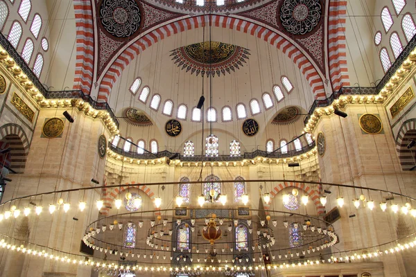 Lâmpadas na mesquita — Fotografia de Stock