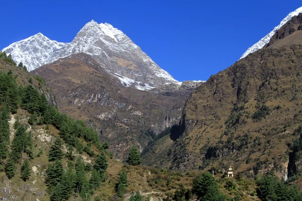 Montagna di neve — Foto Stock