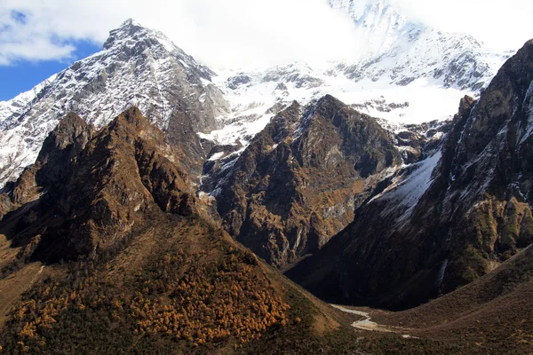 Montanha da neve — Fotografia de Stock