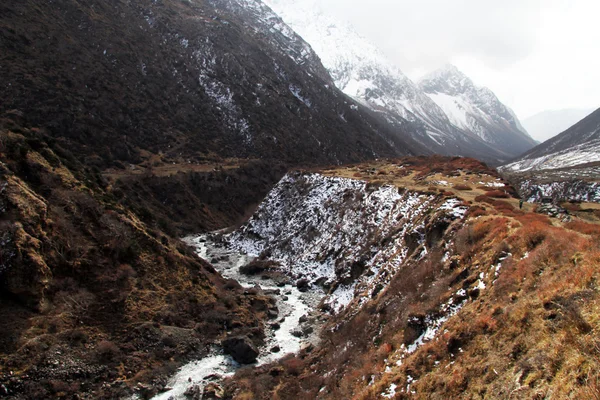 Neve na montanha — Fotografia de Stock