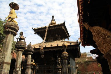 tapınağın çatılar