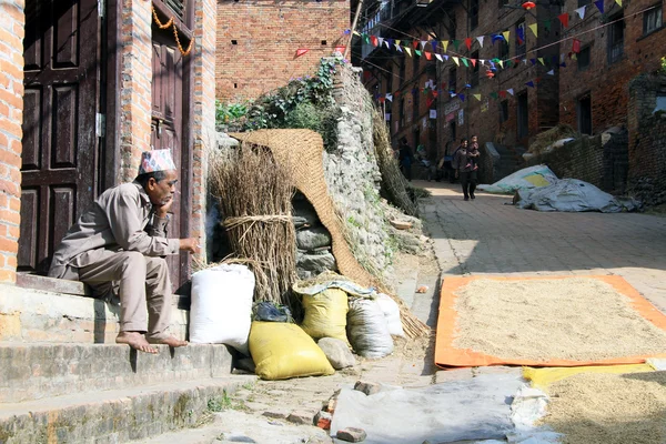 Чоловік у Бхактапур — стокове фото