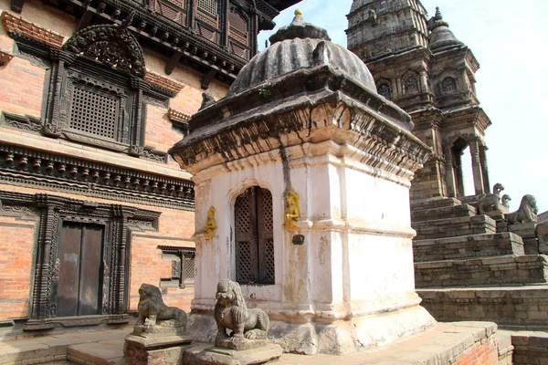 Palace and temples — Stock Photo, Image