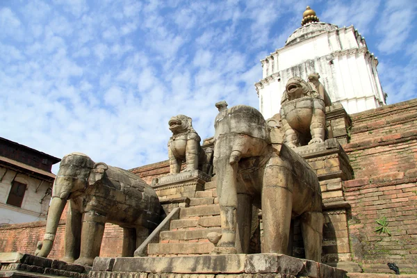 Stone elephants — Stock Photo, Image