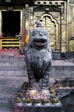 temple yakınındaki aslan