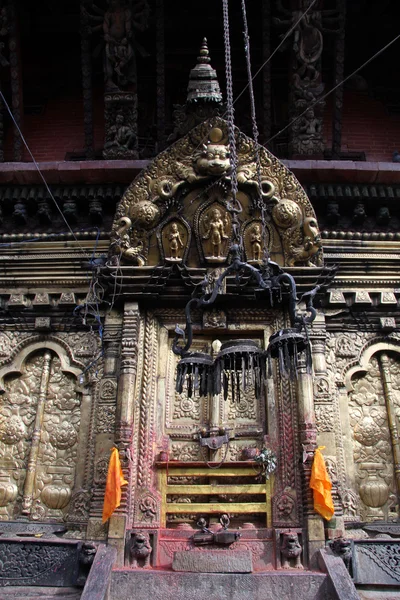 Porta dourada — Fotografia de Stock