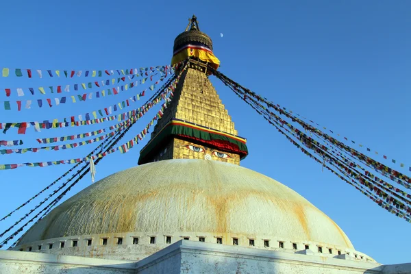 Luna e stupa — Foto Stock