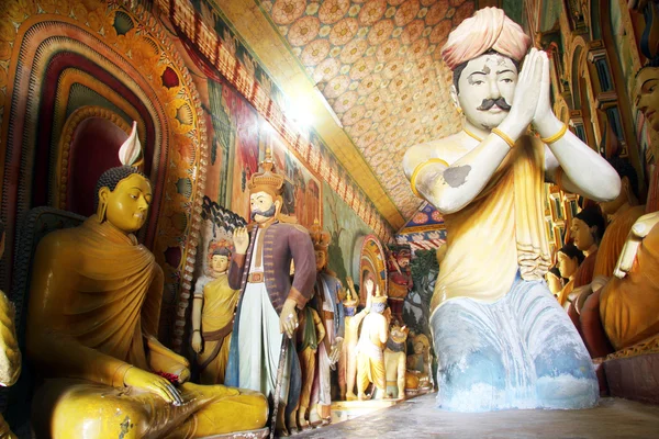 Buddha ve heykeller — Stok fotoğraf