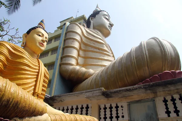 Buddhas in wewurukannala vihara — Stockfoto