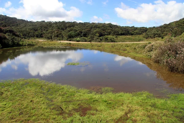 Lake en wolken — Stockfoto